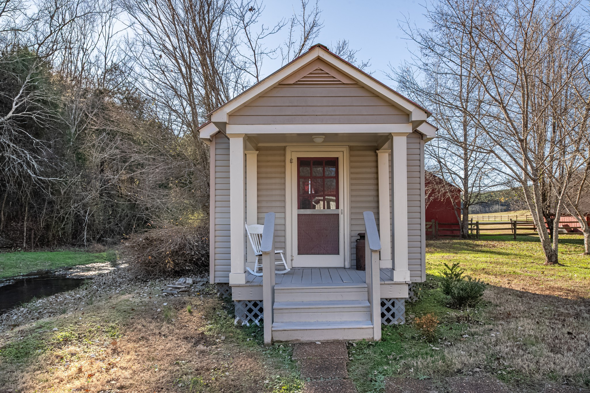 3580 Blue Creek Road Lynnville, TN 38472 - Photo 75 of 90 a front view of a house with a yard