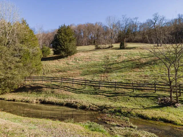 $525,000 | 3580 Blue Creek Road, Lynnville, TN 38472