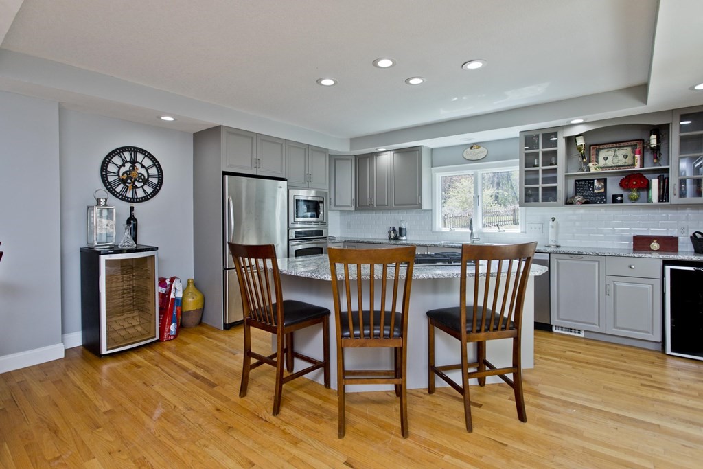 115 Oak Hollow Road Springfield, MA 01128 - Photo 5 of 39