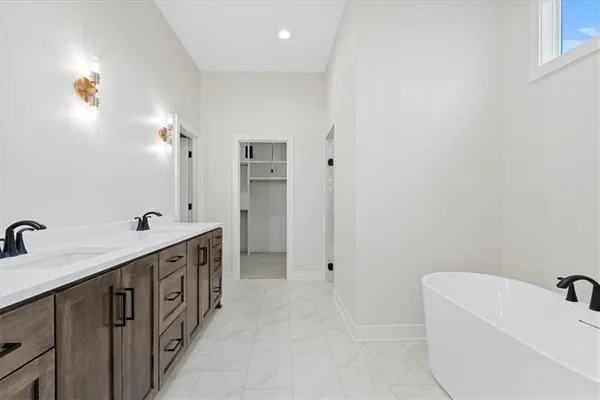 $920,580 | 13458 Terrace Park Drive, Parkville, MO 64152