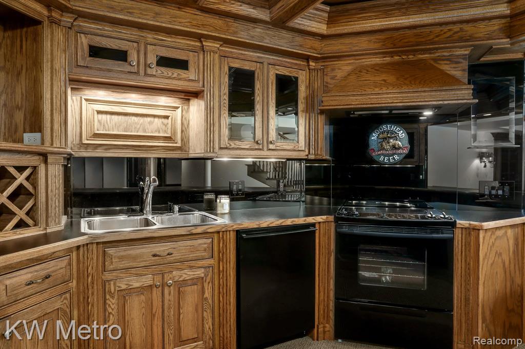 1553 Scenic Hollow Rochester, MI 48306 - Photo 49 of 65