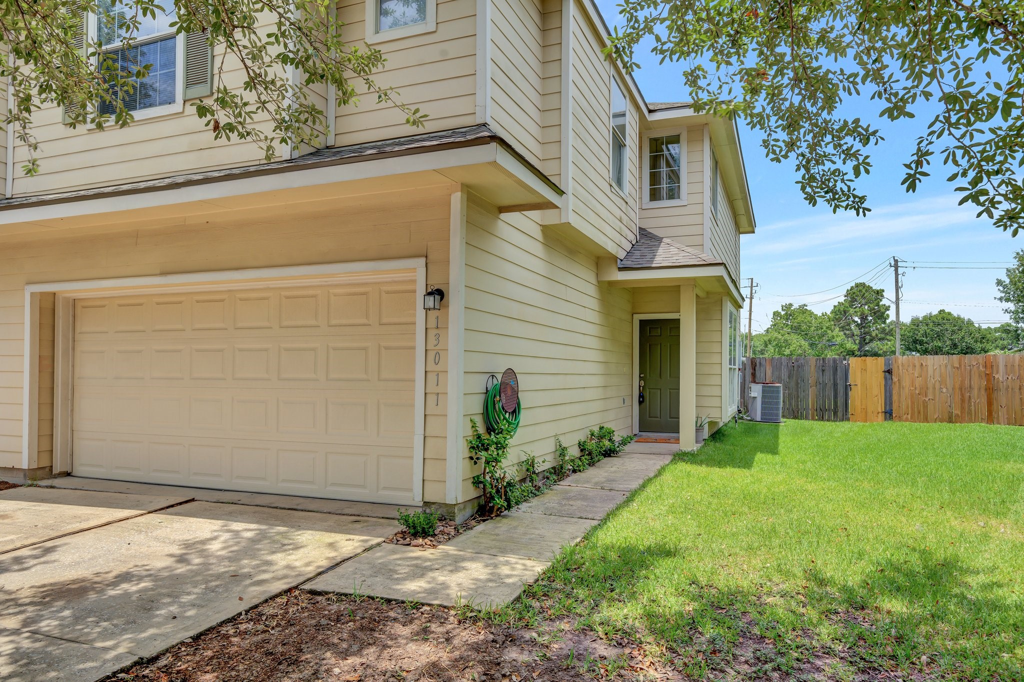 a view of a back yard of the house