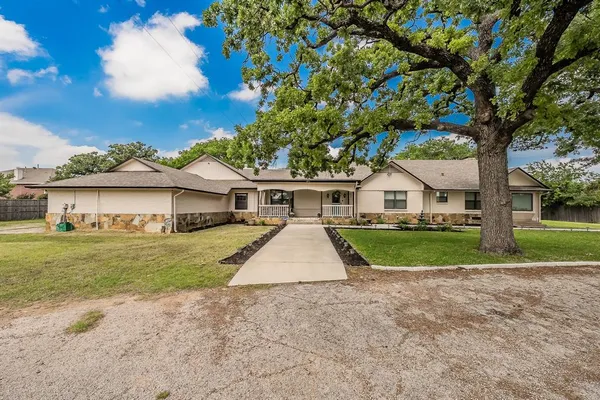 $1,095,000 | 2313 Hickory Creek Road, Denton, TX 76210
