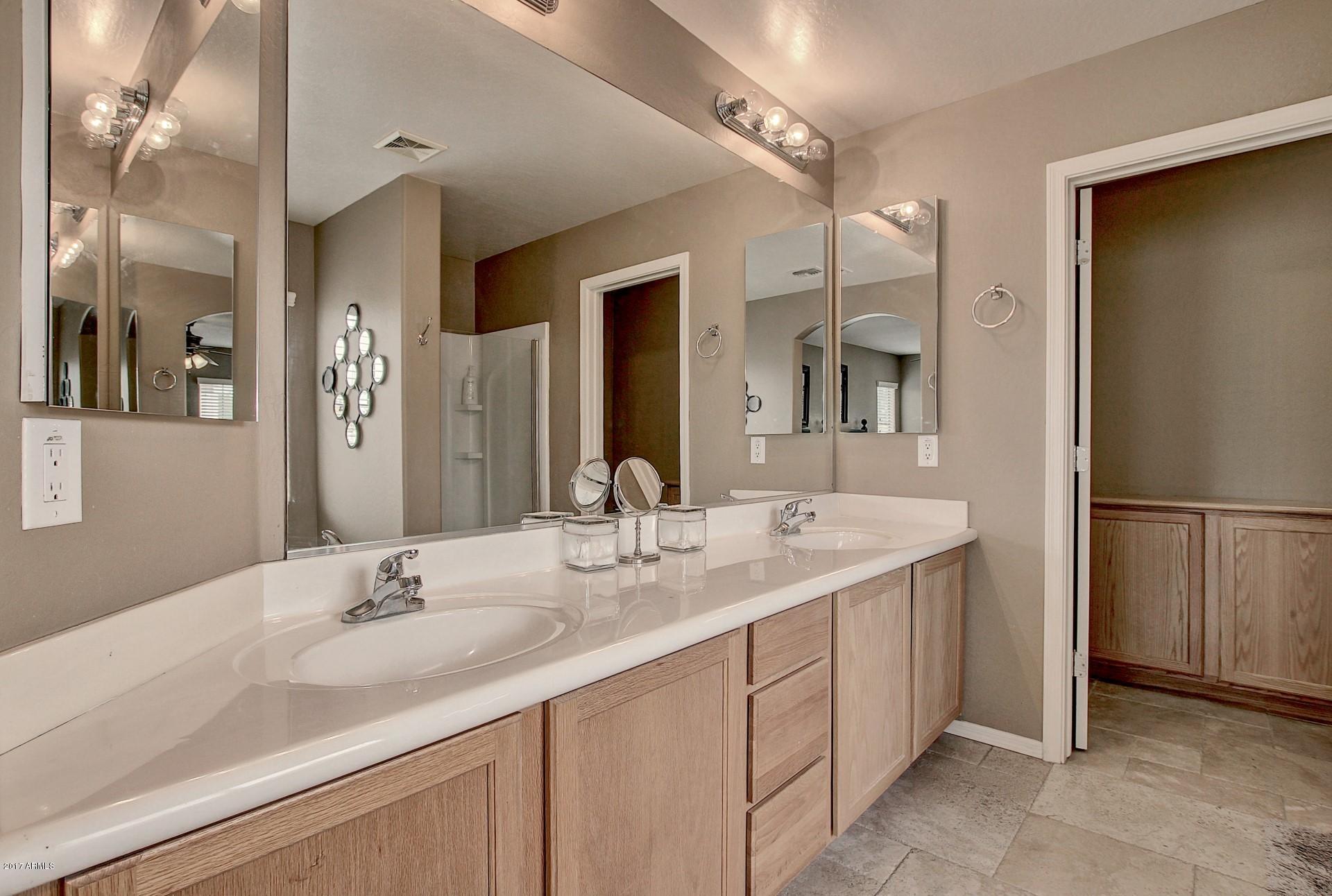 462 North Citrus Lane Gilbert, AZ 85234 - Photo 14 of 44 Master bath