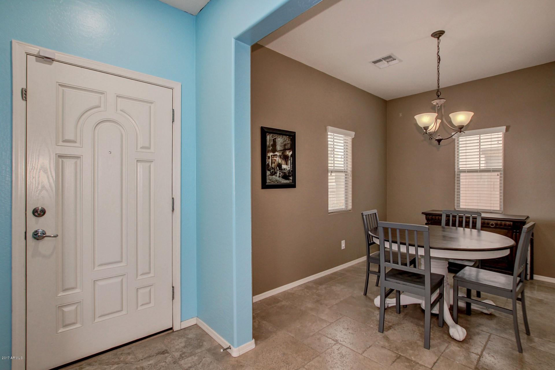 462 North Citrus Lane Gilbert, AZ 85234 - Photo 4 of 44 Dining room