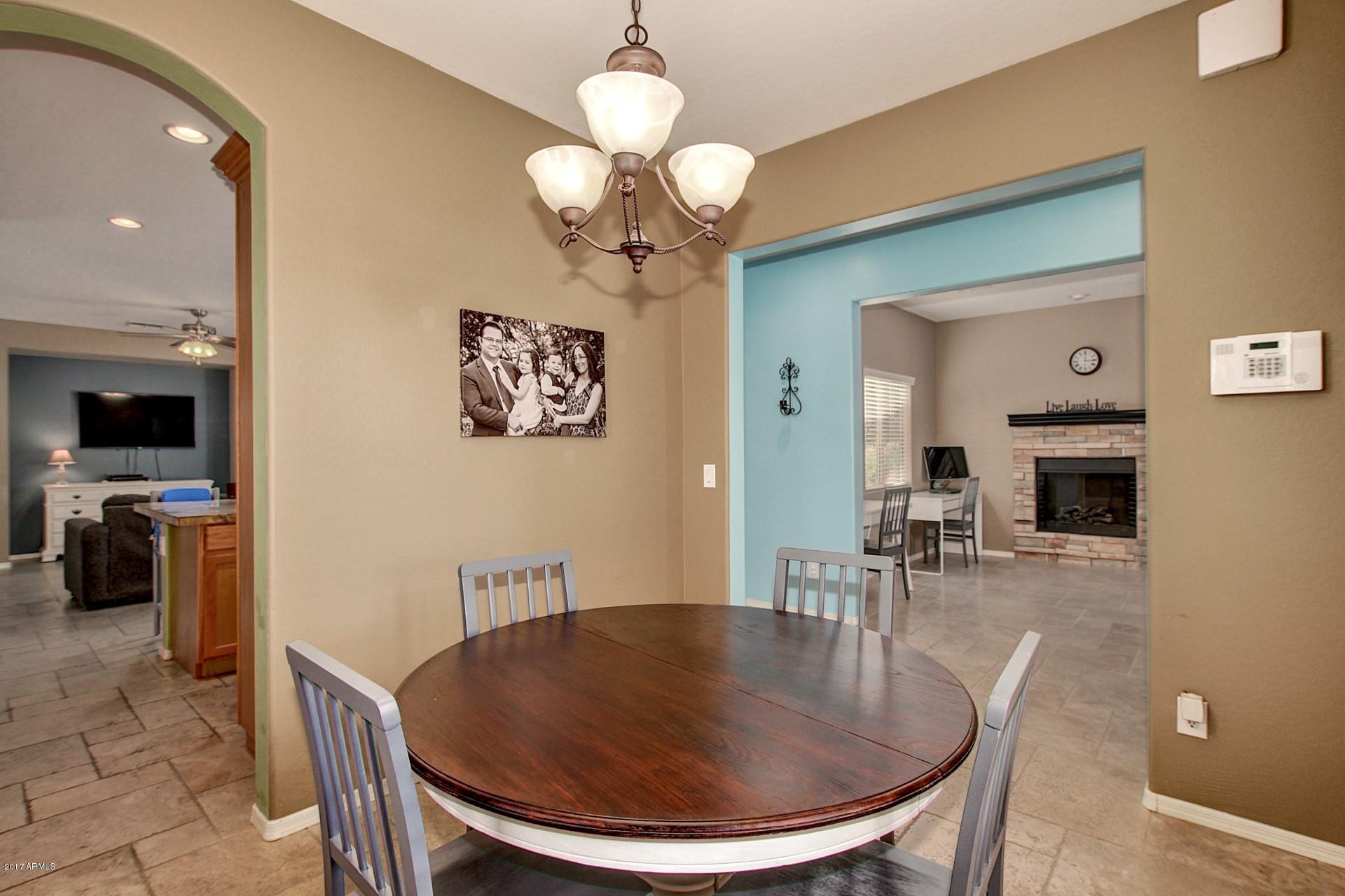 462 North Citrus Lane Gilbert, AZ 85234 - Photo 8 of 44 Dining room