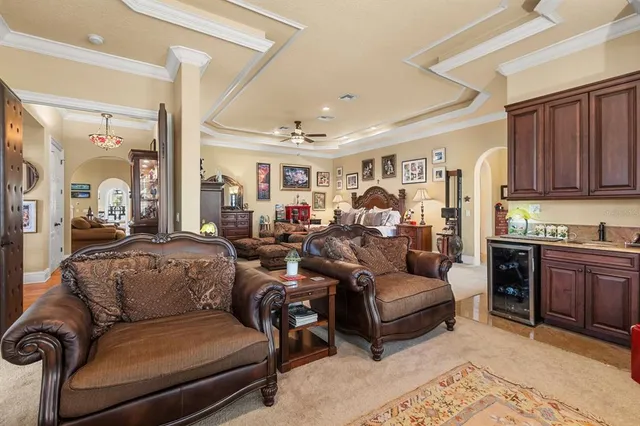 a view of entryway with furniture