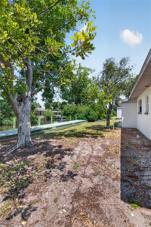 106 West North Branch Road Ruskin, FL 33570 - Photo 9 of 29 Gallery Image 9