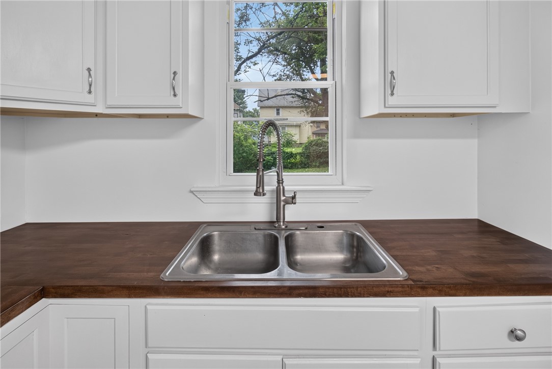 102 Post Avenue Rochester, NY 14619 - Photo 4 of 17 Gallery Image 4