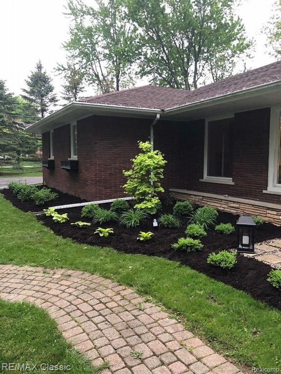 31974 Lahser Road Beverly Hills, MI 48025 - Photo 32 of 40