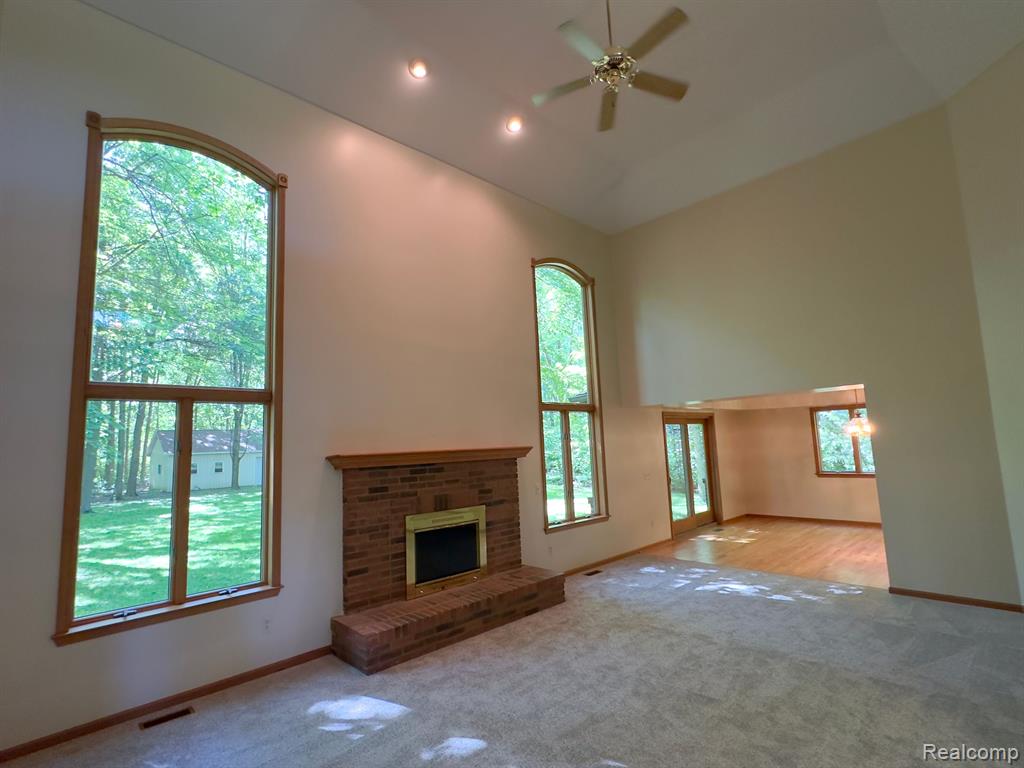 20450 Wahrman Road New Boston, MI 48164 - Photo 5 of 39 Gallery Image 5