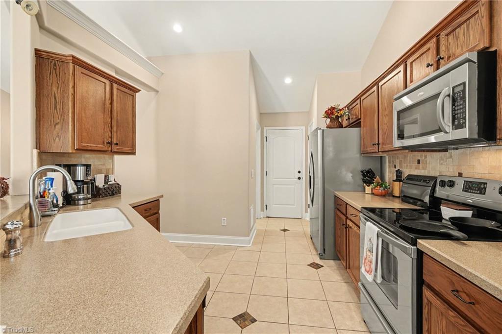 848 Ridge View Terrace Rural Hall, NC 27045 - Photo 14 of 34 Gallery Image 14
