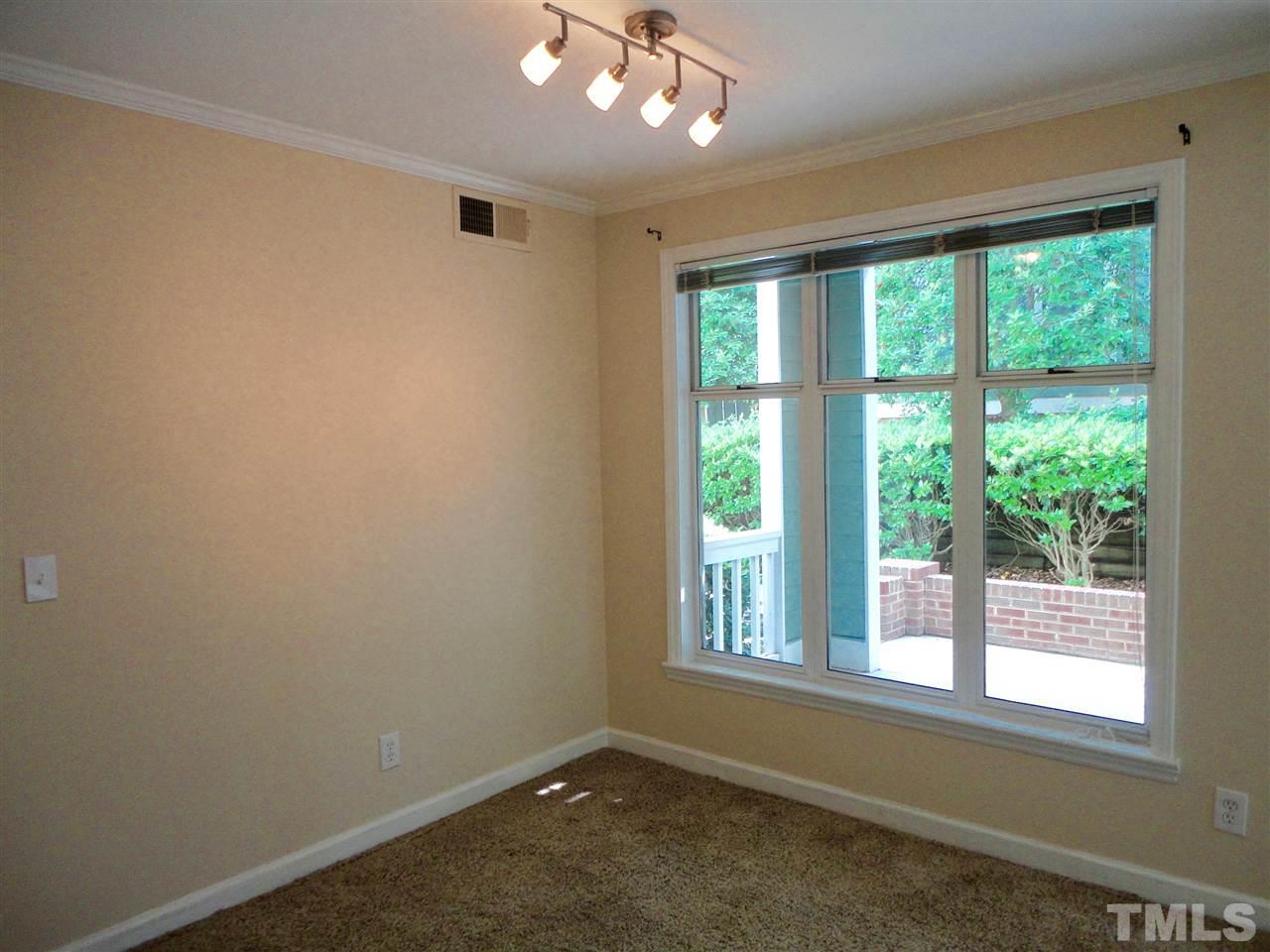 1111 Parkridge Lane, Unit 103 Raleigh, NC 27605 - Photo 4 of 22