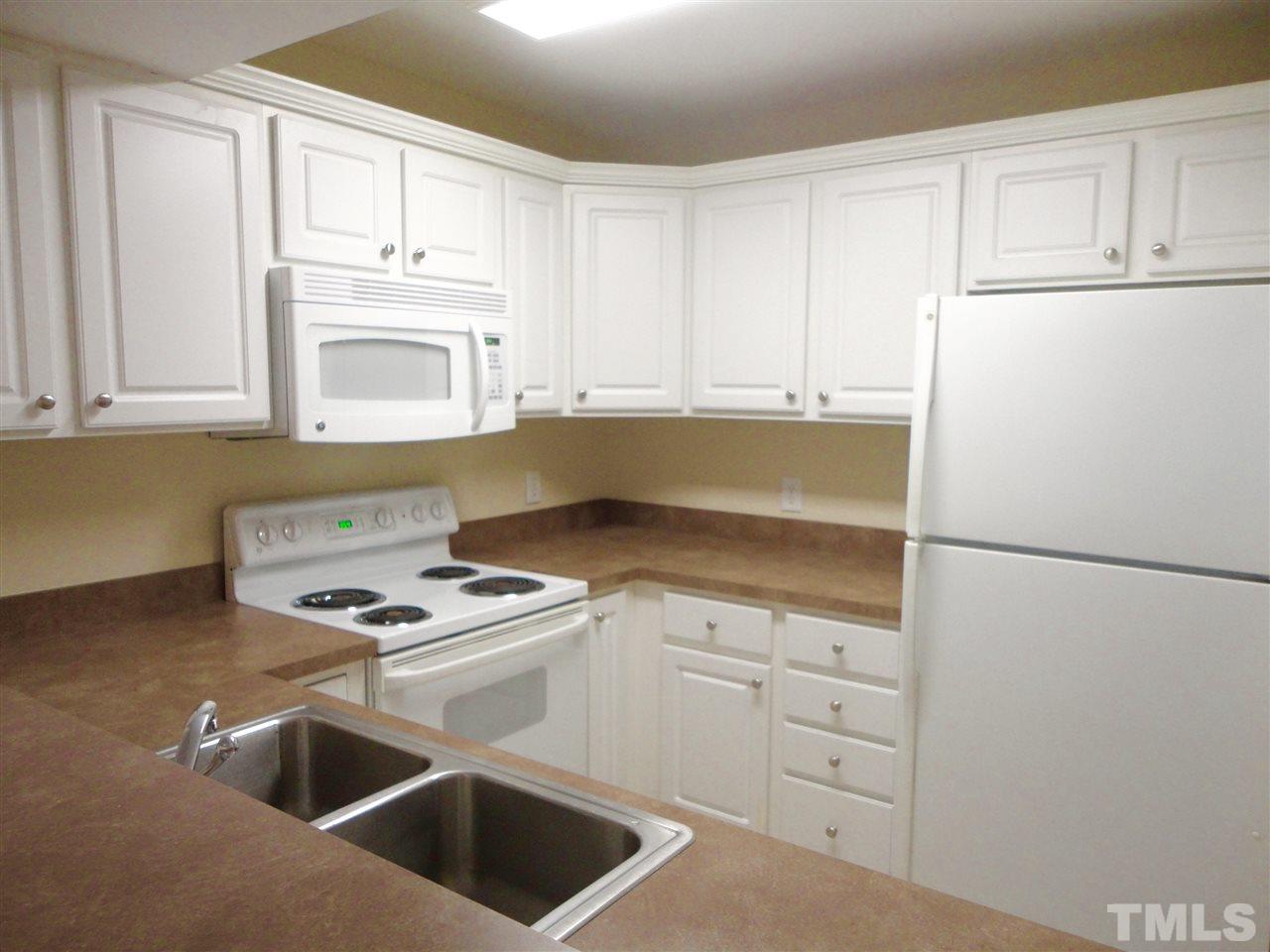 1111 Parkridge Lane, Unit 103 Raleigh, NC 27605 - Photo 6 of 22