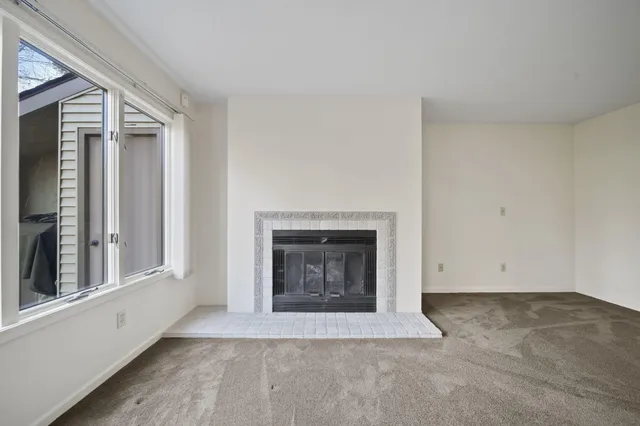 $224,900 | 2812 South Wood Dale Drive, Unit 2, Jackson, MI 49203