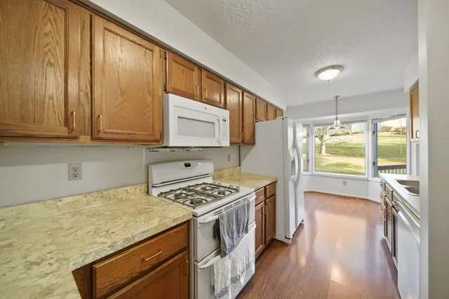 $224,900 | 2812 South Wood Dale Drive, Unit 2, Jackson, MI 49203