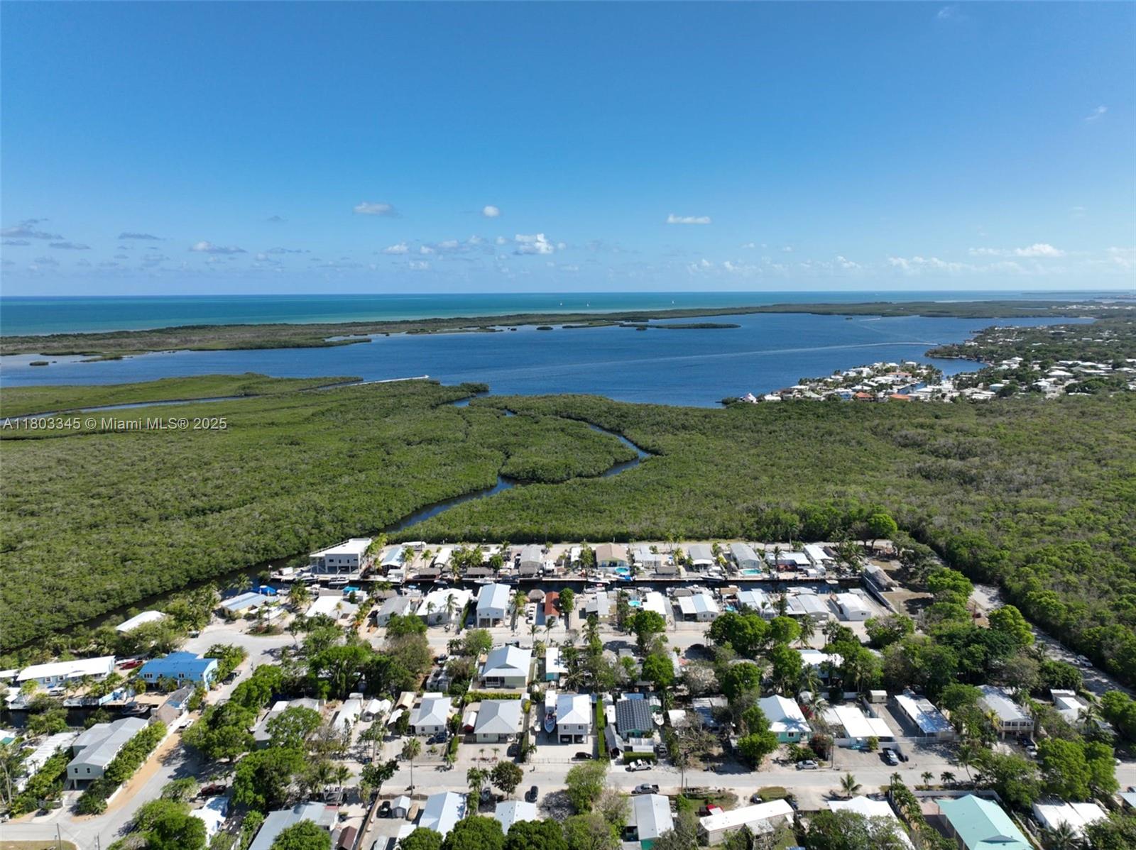 271 Lance Lane Key Largo, FL 33037 - Photo 4 of 33 a view of a city