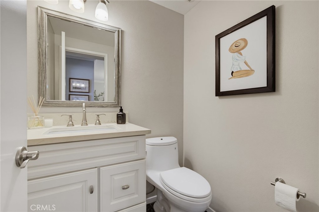 21901 Burbank Boulevard Woodland Hills, CA 91367 - Photo 10 of 30