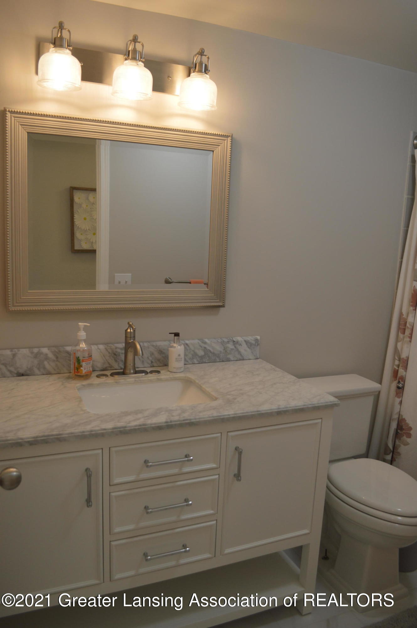 5400 Maple Ridge Road, Unit 11 Haslett, MI 48840 - Photo 18 of 24 Bathroom