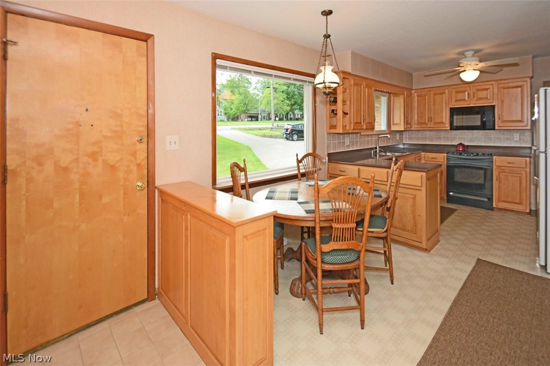 15401 Albion Road Strongsville, OH 44136 - Photo 3 of 28 Gallery Image 3