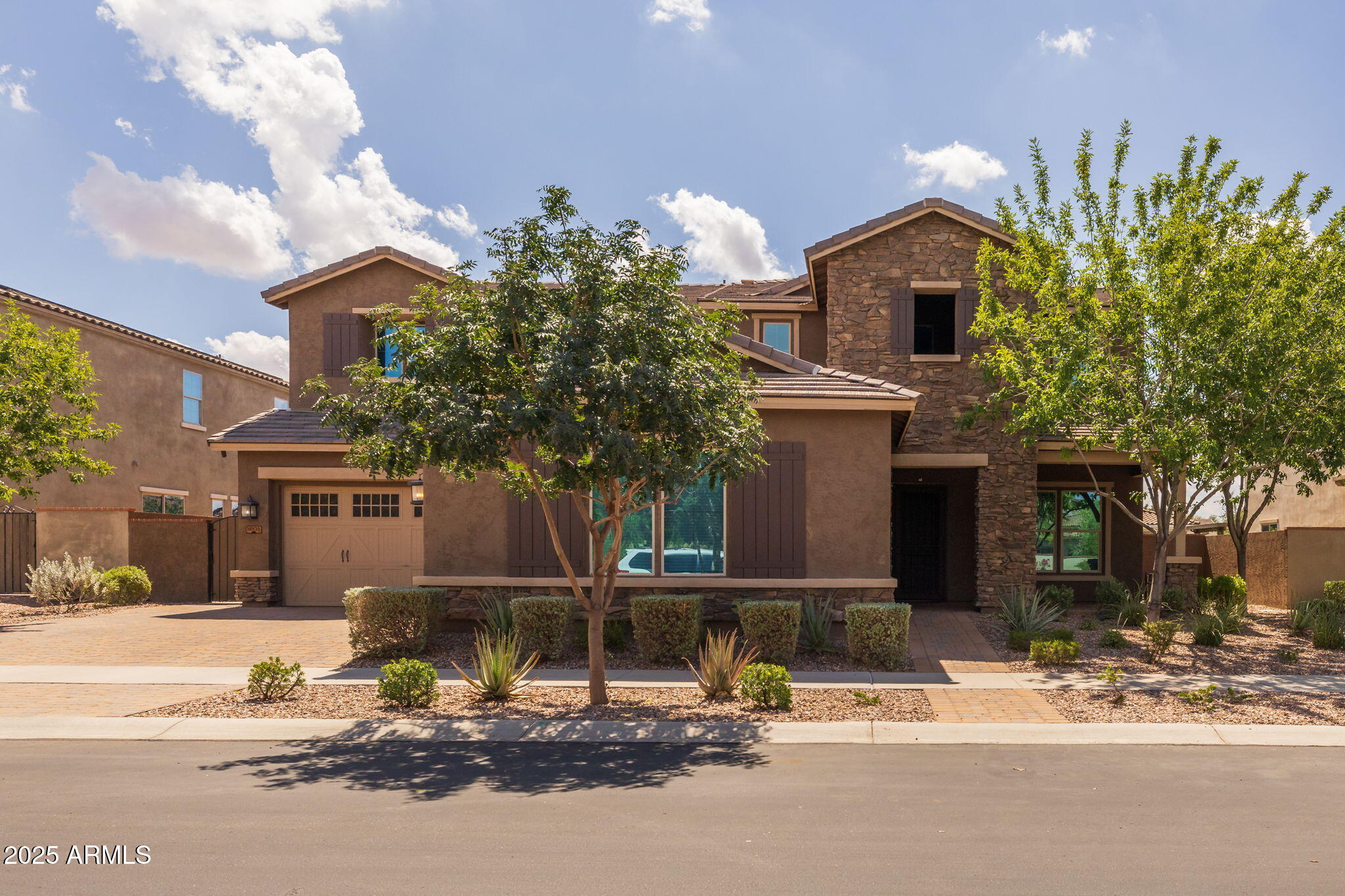 10535 Diffraction Avenue Mesa, AZ 85212 - Photo 15 of 126 Frontyard