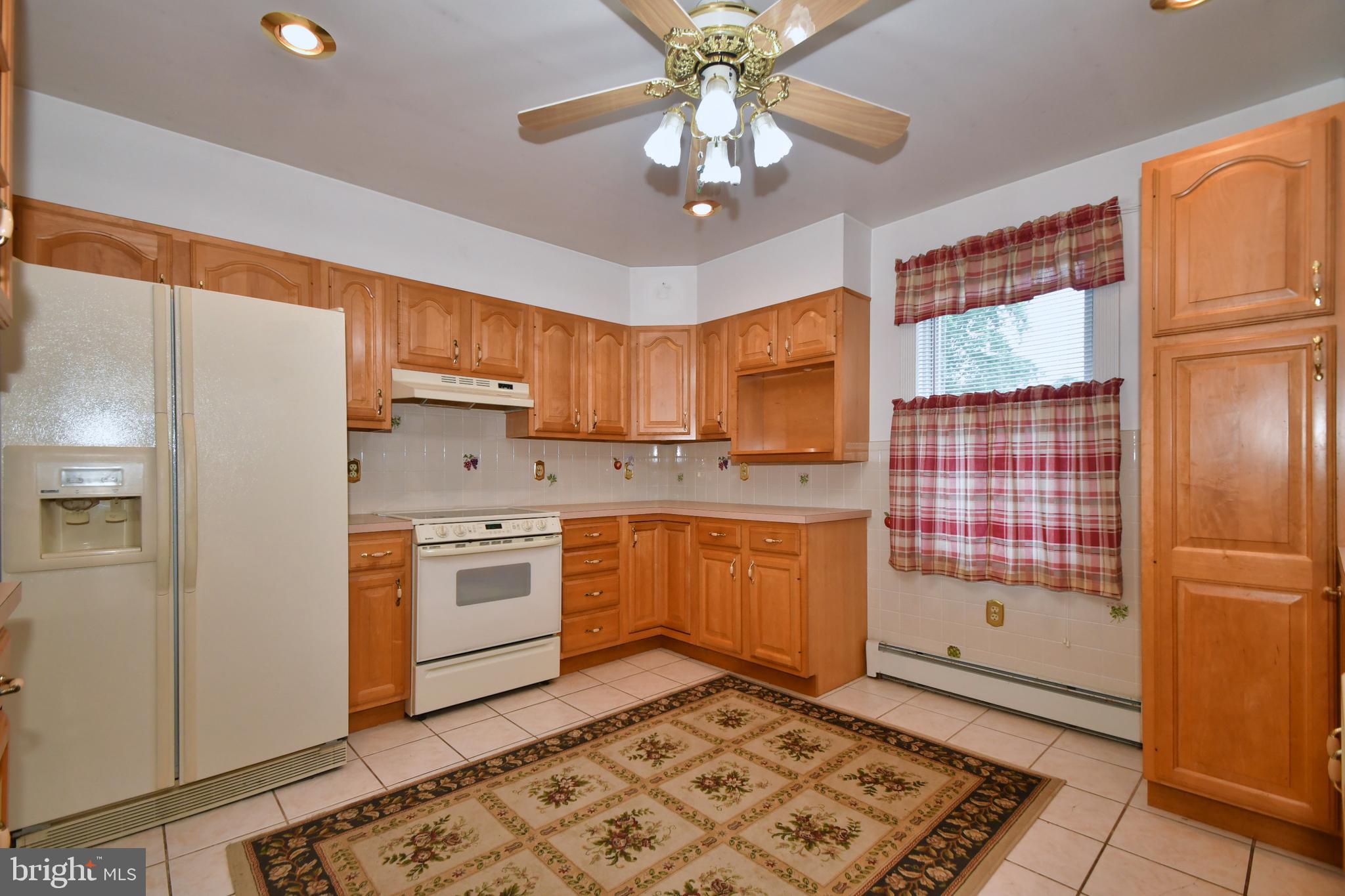 8103 Dogwood Road Baltimore, MD 21219 - Photo 3 of 33