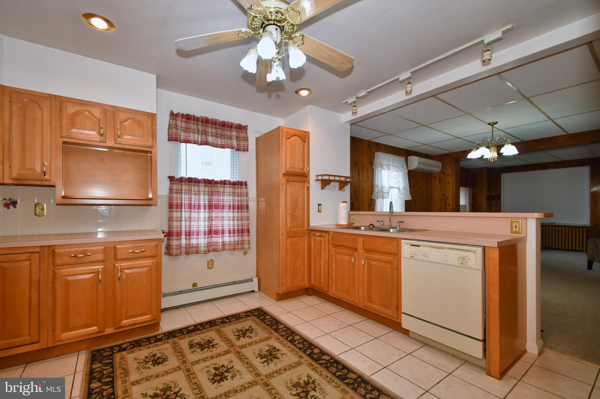 8103 Dogwood Road Baltimore, MD 21219 - Photo 4 of 33