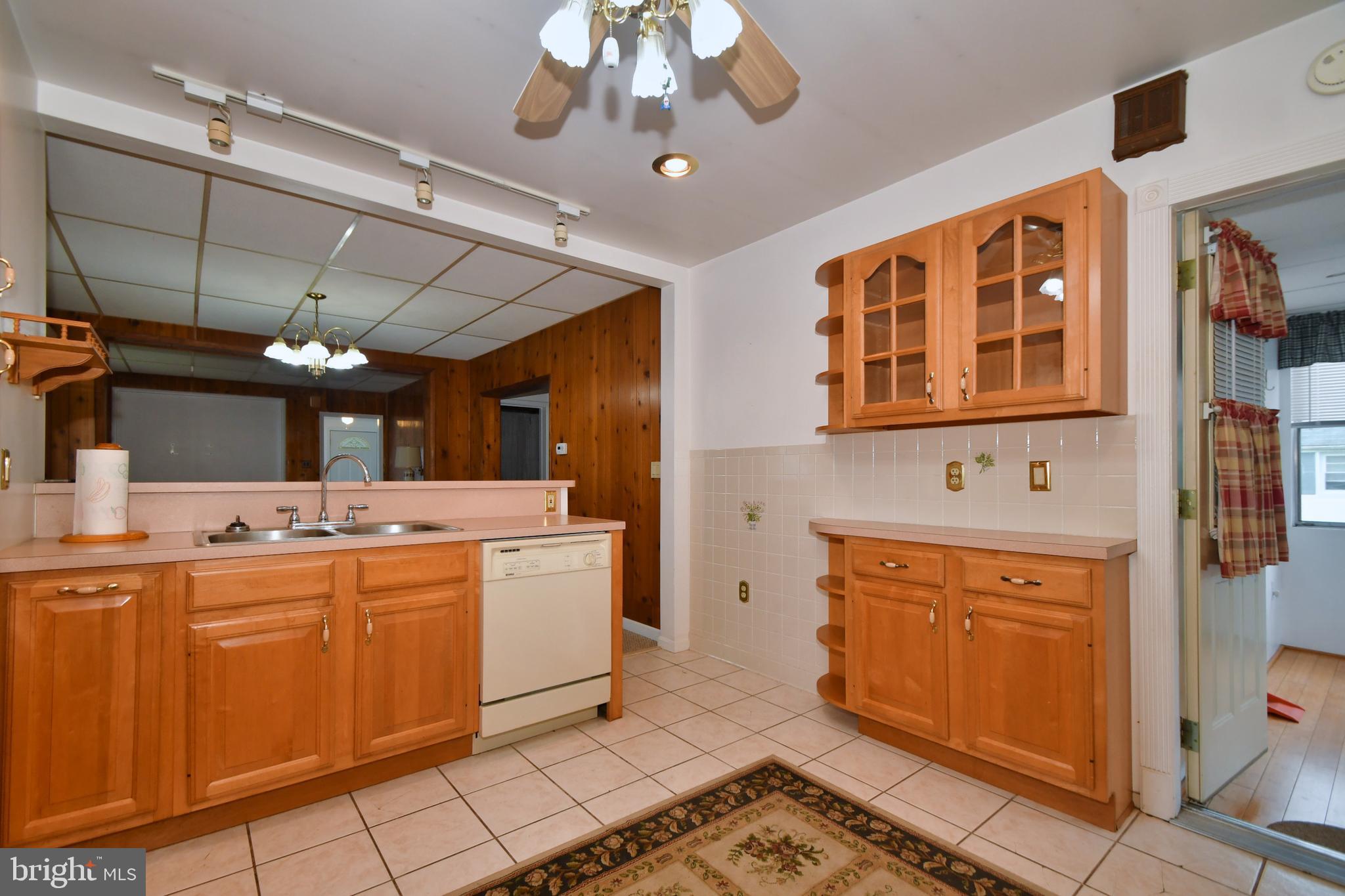 8103 Dogwood Road Baltimore, MD 21219 - Photo 6 of 33