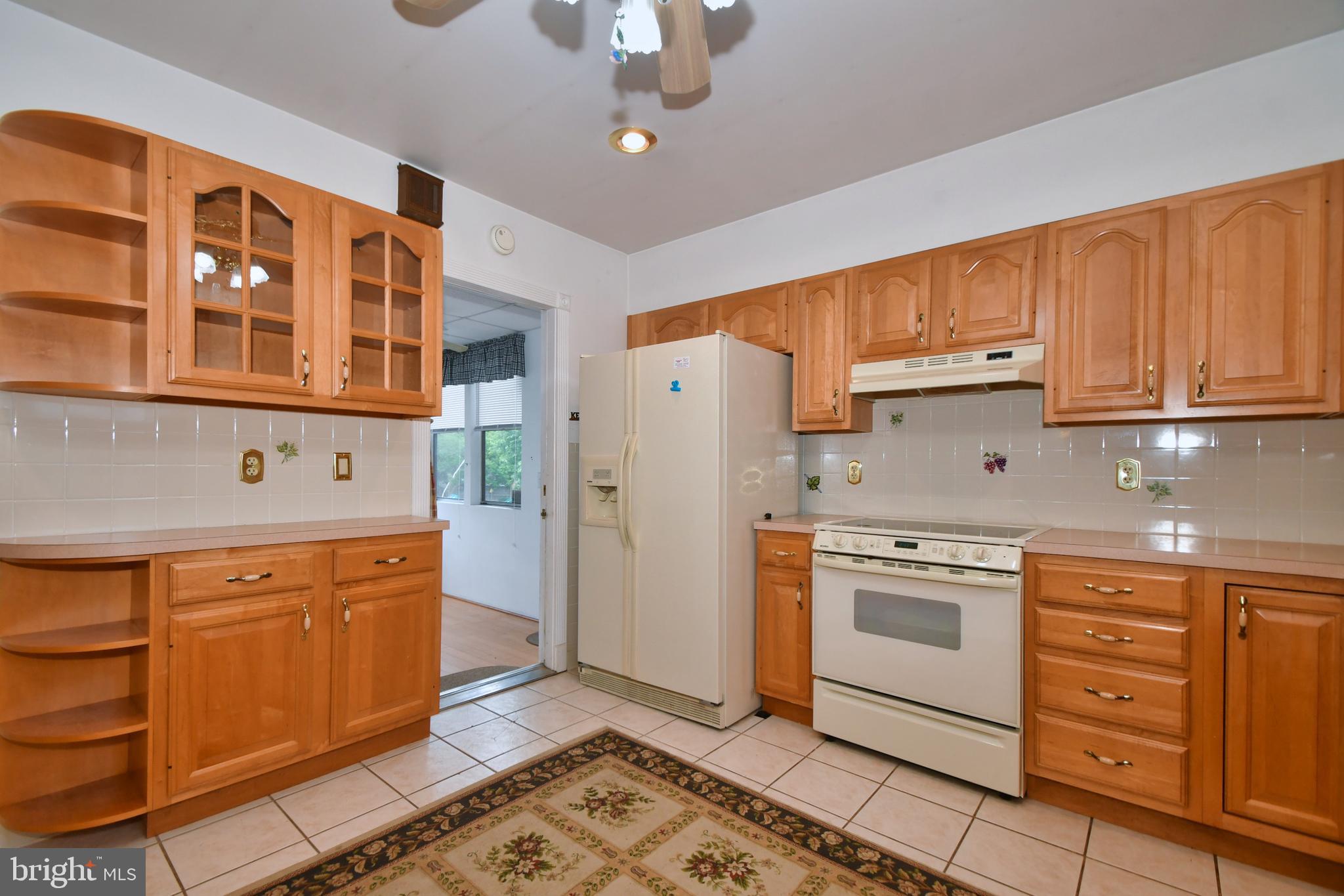 8103 Dogwood Road Baltimore, MD 21219 - Photo 7 of 33