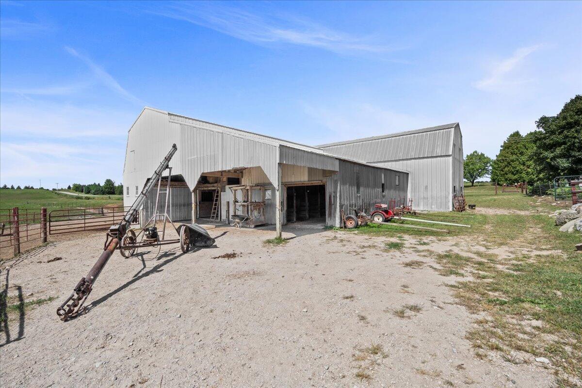 W1731 Kiel Road Elkhart Lake, WI 53020 - Photo 11 of 50 horse barn