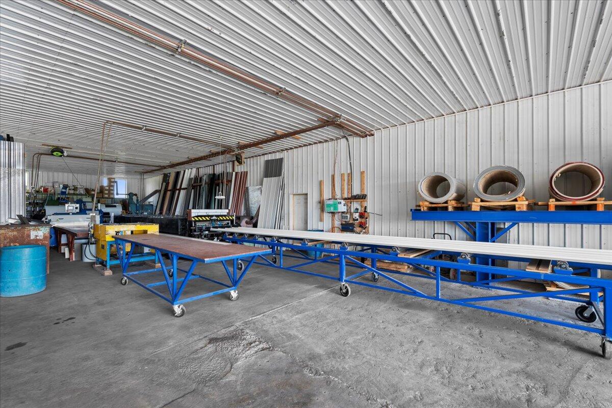 W1731 Kiel Road Elkhart Lake, WI 53020 - Photo 16 of 50 inside shop