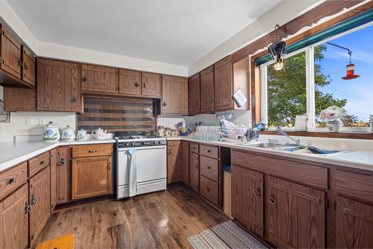 W1731 Kiel Road Elkhart Lake, WI 53020 - Photo 25 of 50 Kitchen