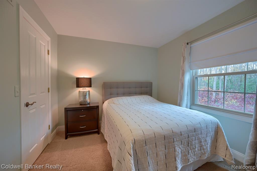 29314 Parkside Farmington Hills, MI 48331 - Photo 28 of 39