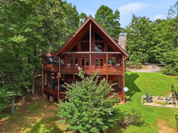 $985,888 | 516 Endless View Road, Mineral Bluff, GA 30559