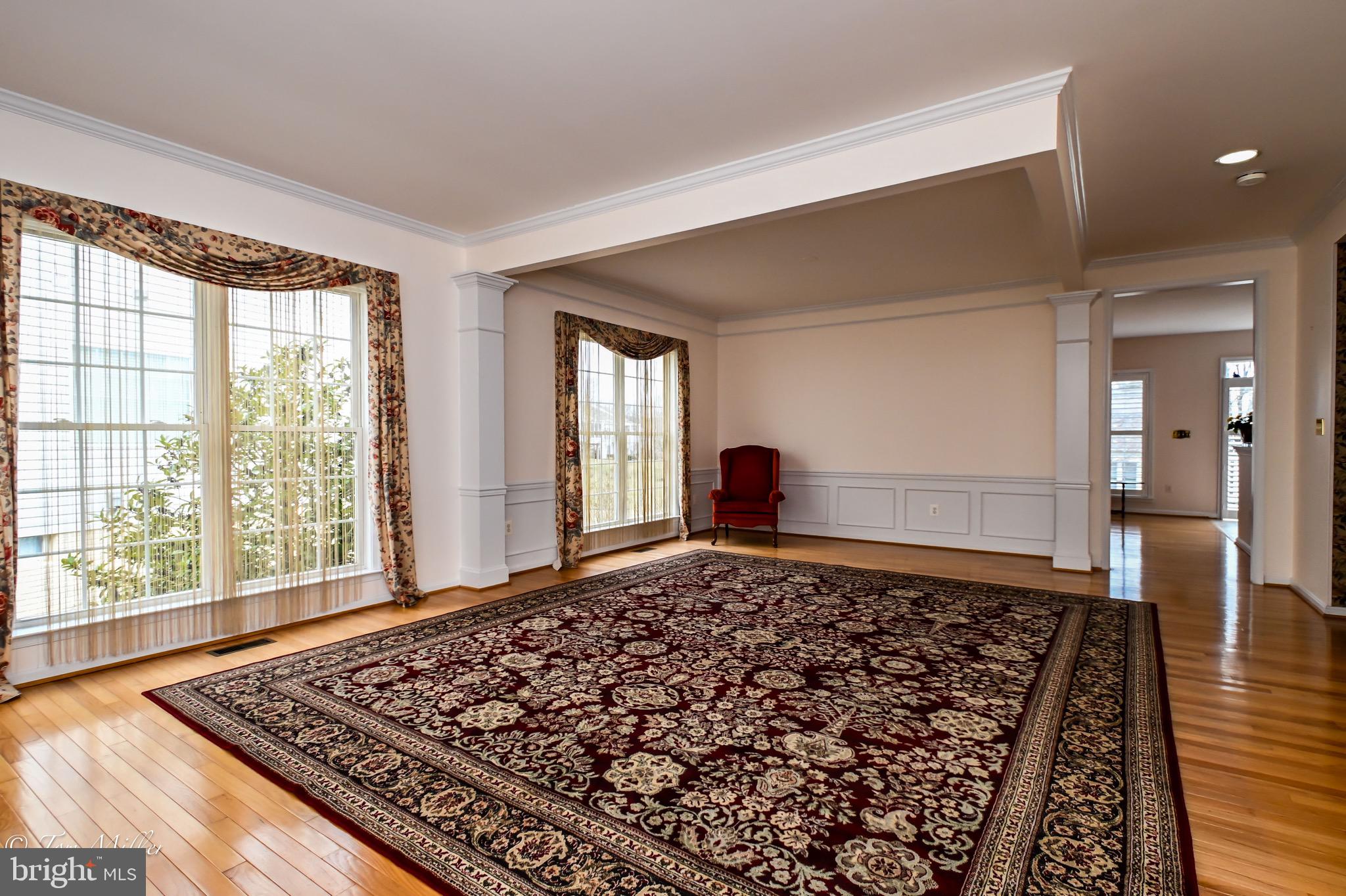 405 High Earls Road Westminster, MD 21158 - Photo 13 of 71 Large LR, coffered ceiling, HW floor, mouldings