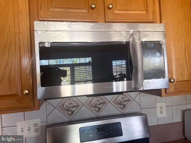 405 High Earls Road Westminster, MD 21158 - Photo 27 of 71 Brand new SS microwave