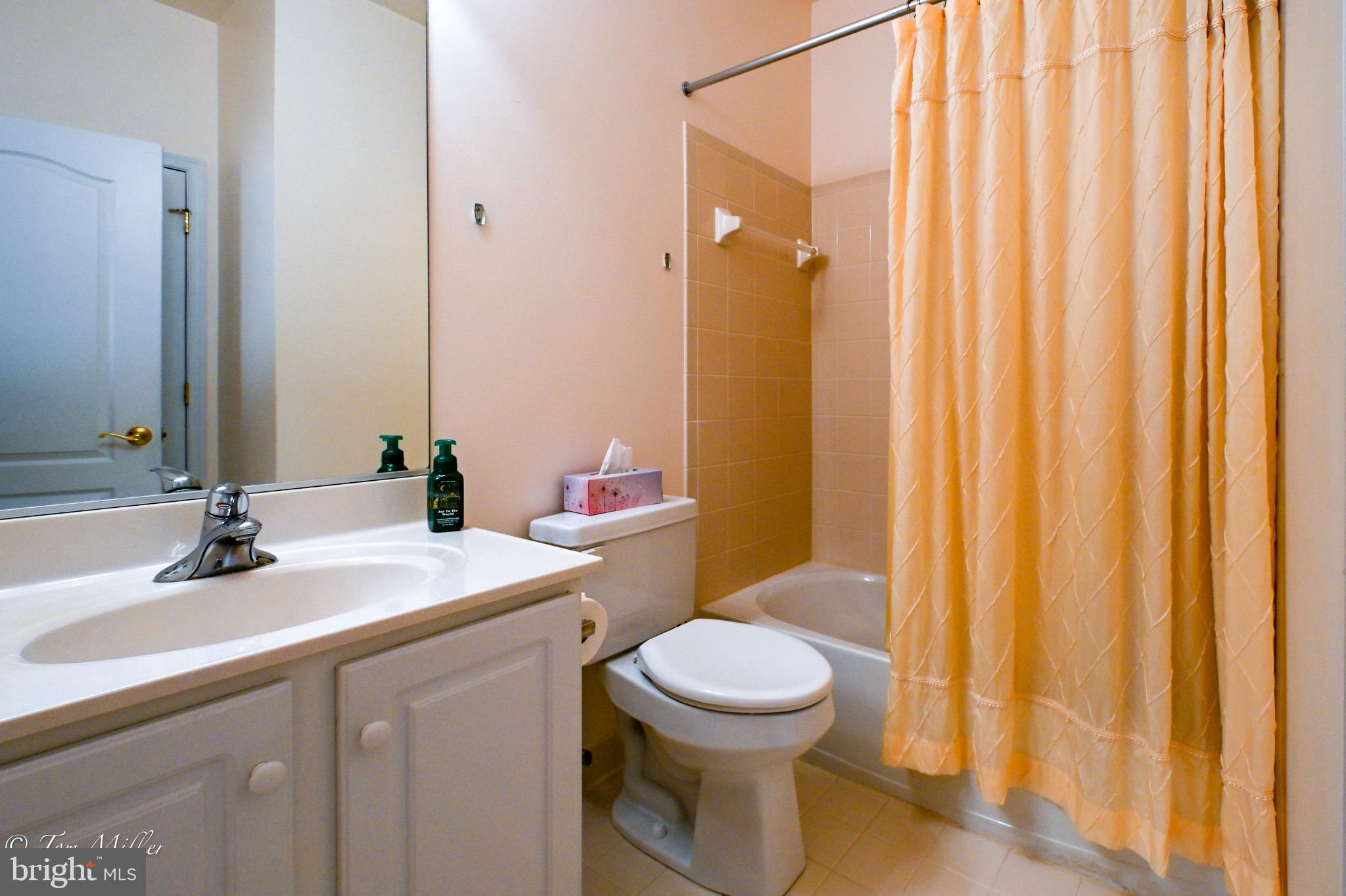 405 High Earls Road Westminster, MD 21158 - Photo 55 of 71 Hall bath next to 2nd BR