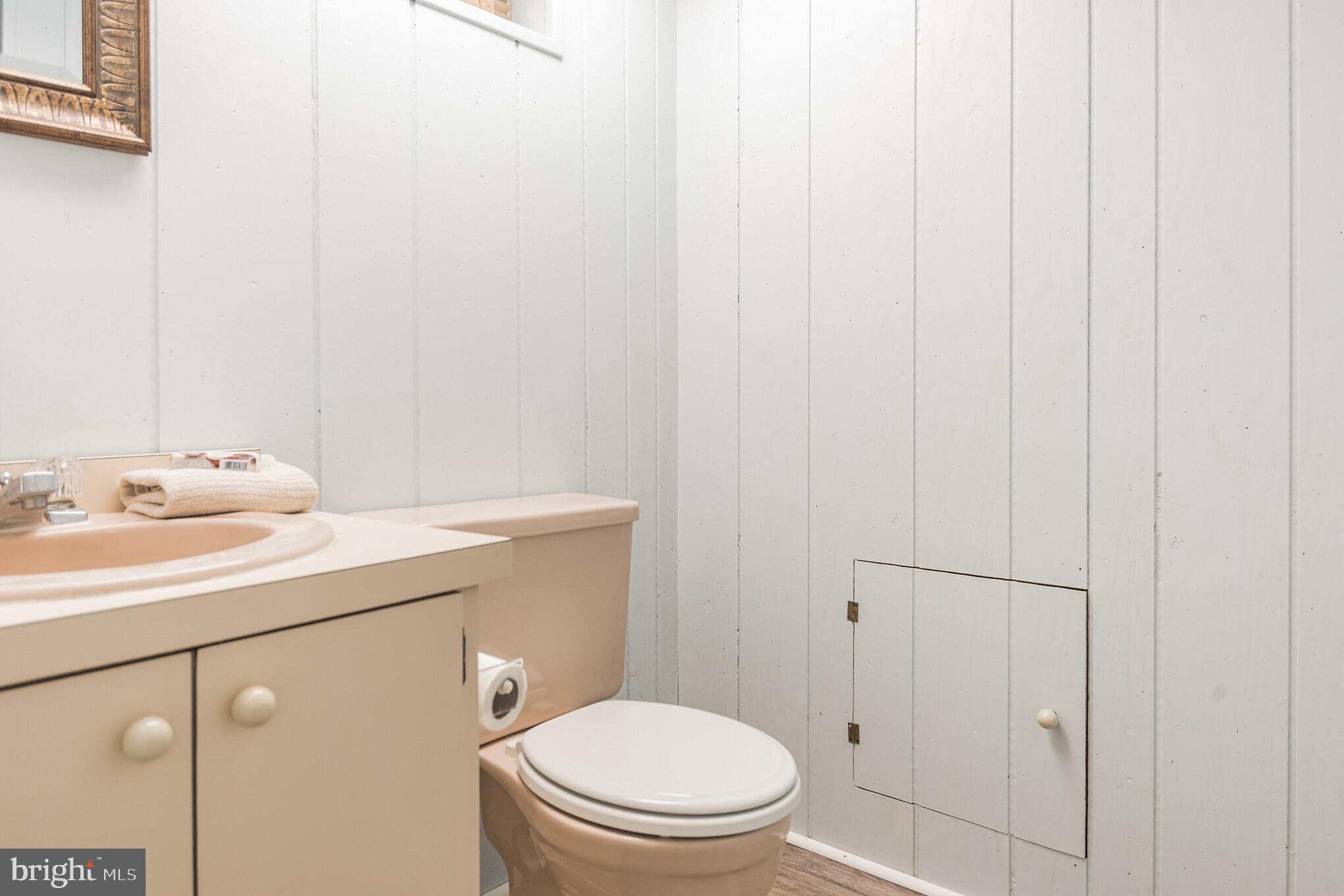 310 Earlington Road Havertown, PA 19083 - Photo 24 of 30 Powder room