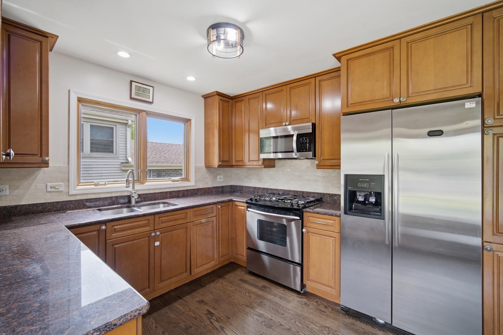 3115 North Stratford Road Arlington Heights, IL 60004 - Photo 6 of 23