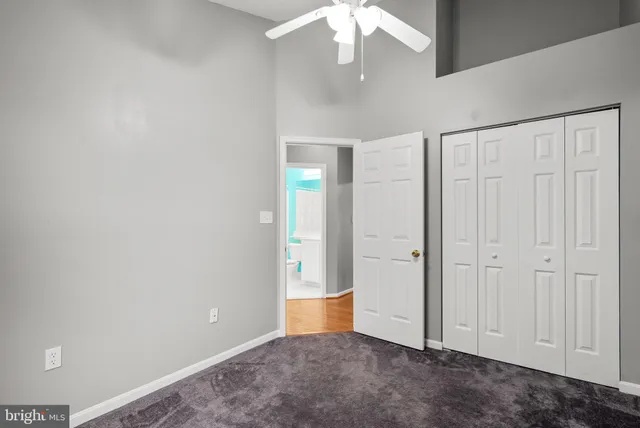 an empty room with a empty space