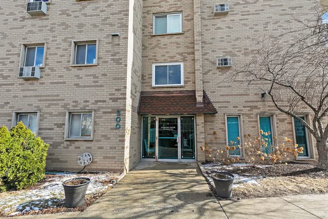 $165,000 | 300 Circle Avenue, Unit 5G, Forest Park, IL 60130