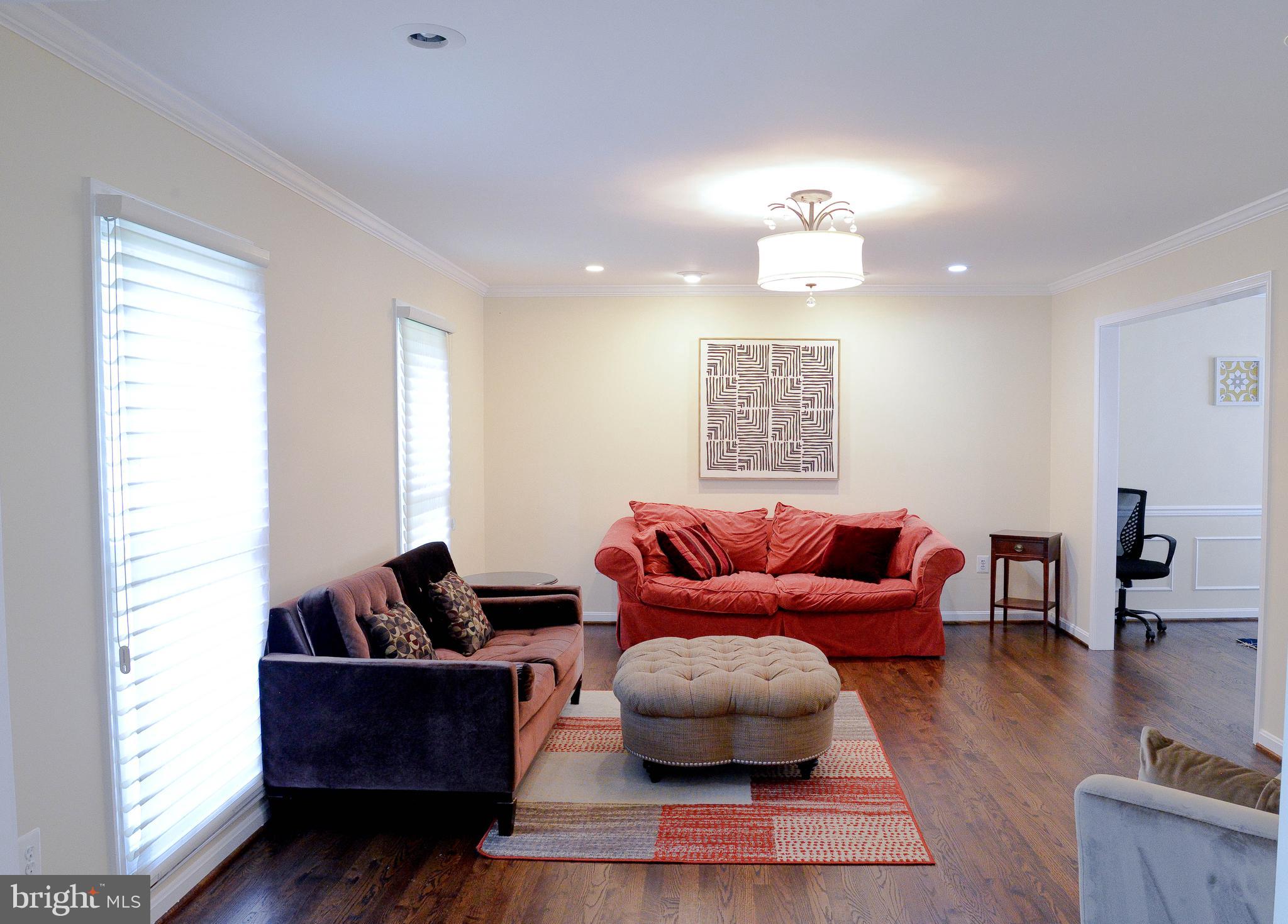 2124 Cherry Leaf Lane Silver Spring, MD 20906 - Photo 3 of 33 Living Room