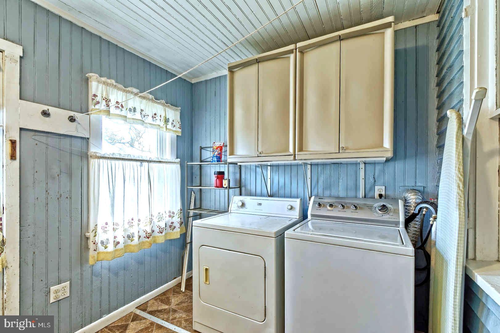 409 Cohansey Friesburg Road Alloway, NJ 08318 - Photo 16 of 25 Laundry/Mud room with door leading outside