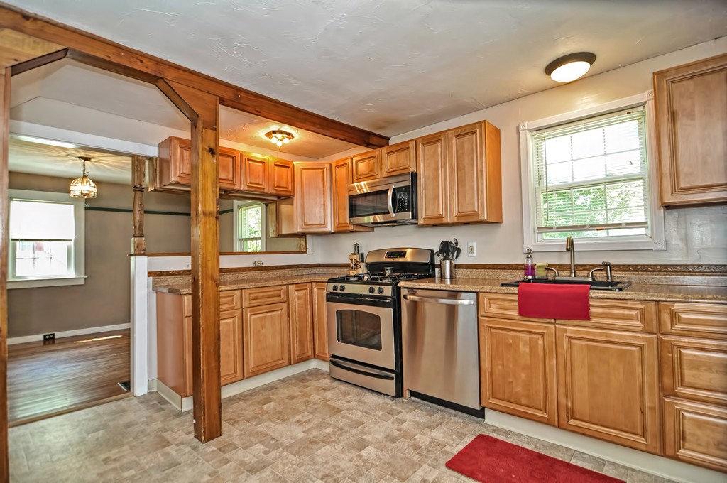 73 Appleton Circle Fitchburg, MA 01420 - Photo 11 of 29