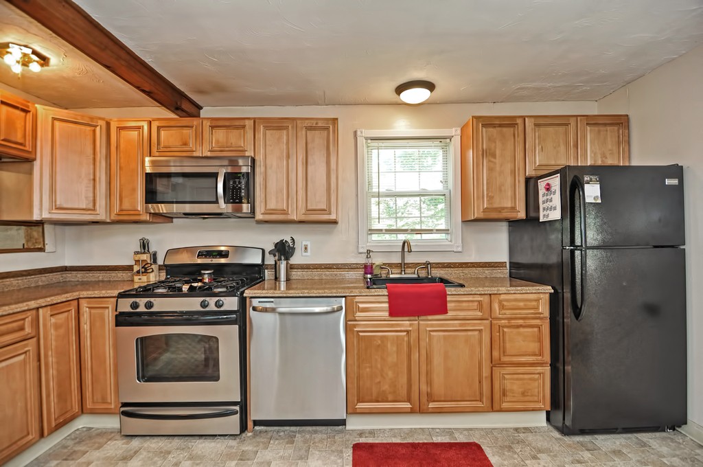 73 Appleton Circle Fitchburg, MA 01420 - Photo 9 of 29