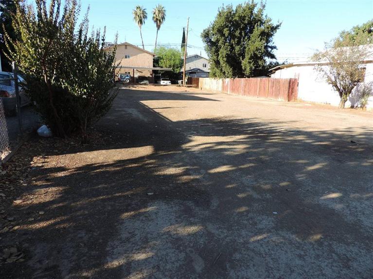 840 East Duff Avenue Reedley, CA 93654 - Photo 3 of 5