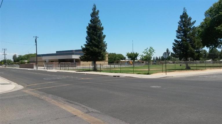 840 East Duff Avenue Reedley, CA 93654 - Photo 4 of 5