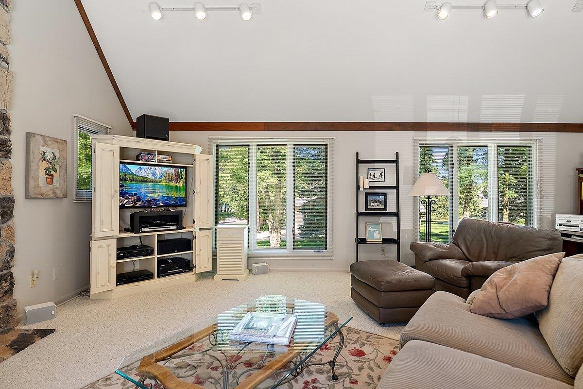 7486 Western Road Charlevoix, MI 49720 - Photo 5 of 53