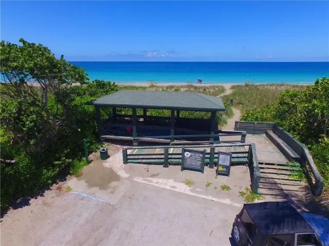 $3,950,000 | 422 South Ocean Drive, Hutchinson Island, FL 34949