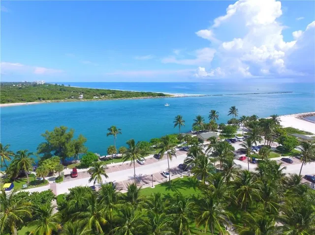 $3,950,000 | 422 South Ocean Drive, Hutchinson Island, FL 34949